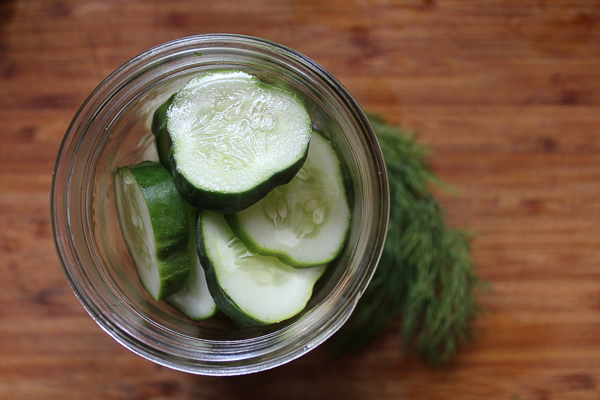 Refrigerator pickles